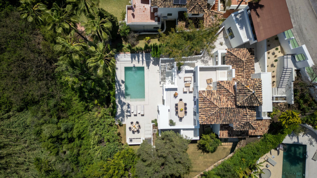 Detached Villa Nueva Andalucía Málaga - image 28