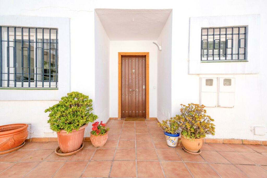 Townhouse Nueva Andalucía Málaga - image 28