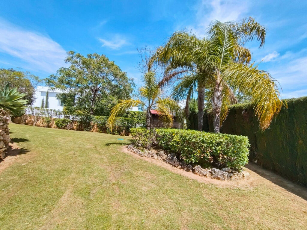 Detached Villa Sotogrande Alto Cádiz - image 28