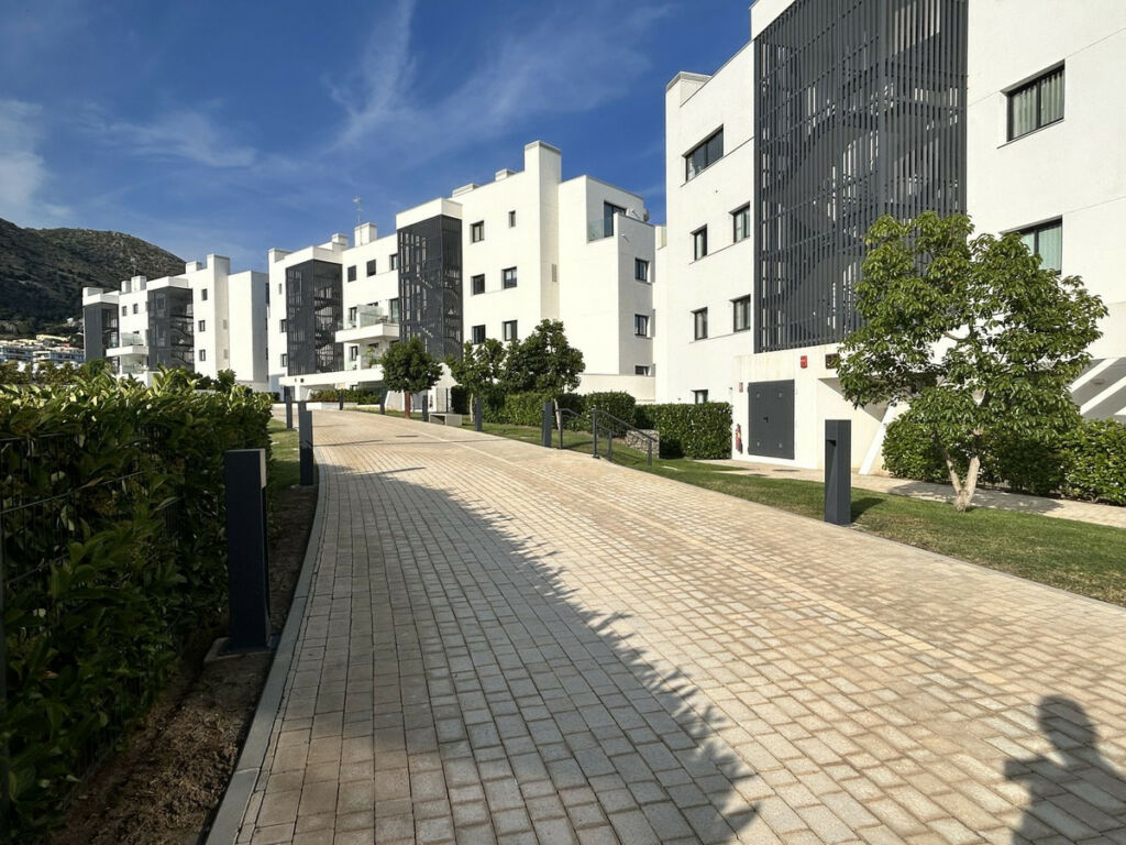 Middle Floor Apartment Higueron Málaga - image 28