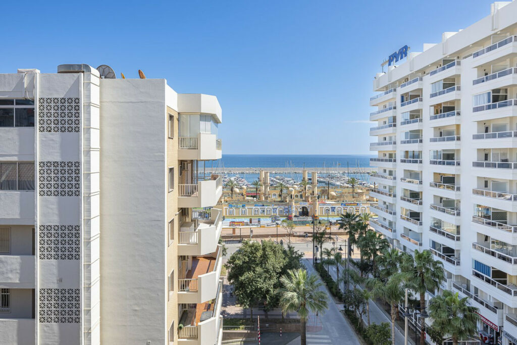 Penthouse Fuengirola Málaga - image 28