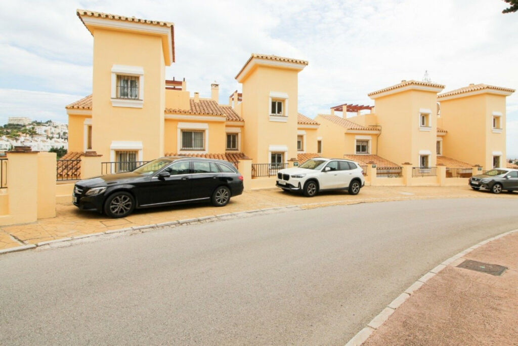 Townhouse Riviera del Sol Málaga - image 28