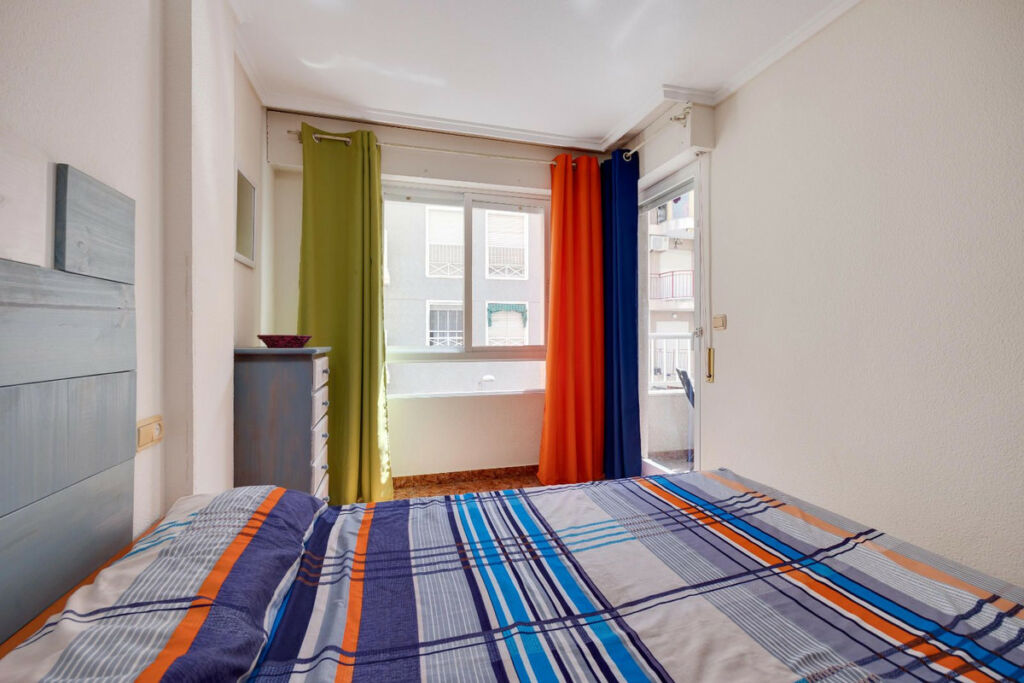 Middle Floor Apartment Torrevieja Alicante - image 24