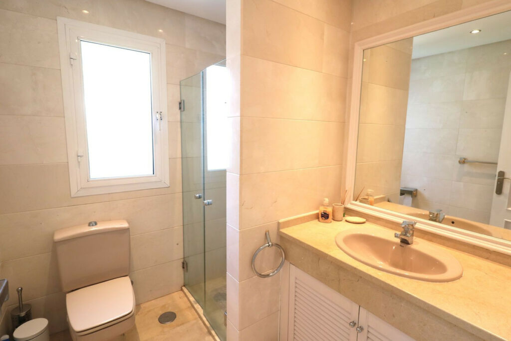 Top Floor Apartment New Golden Mile Málaga - image 29
