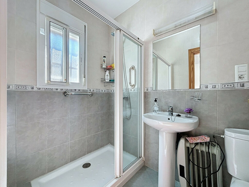 Detached Villa Canillas de Aceituno Málaga - image 29