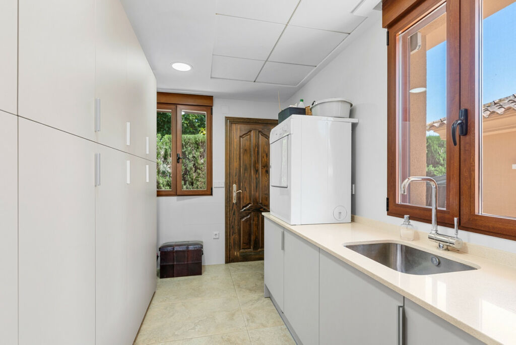 Detached Villa Elche Alicante - image 29