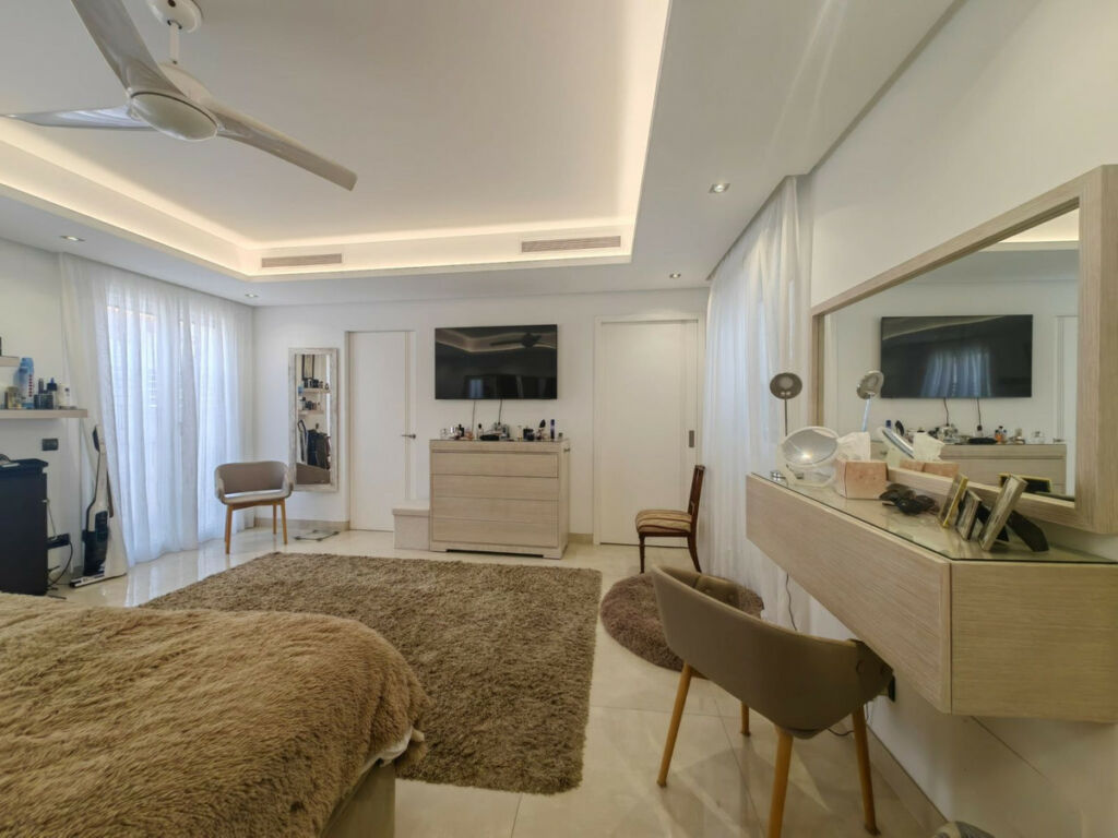 Detached Villa Estepona Málaga - image 29