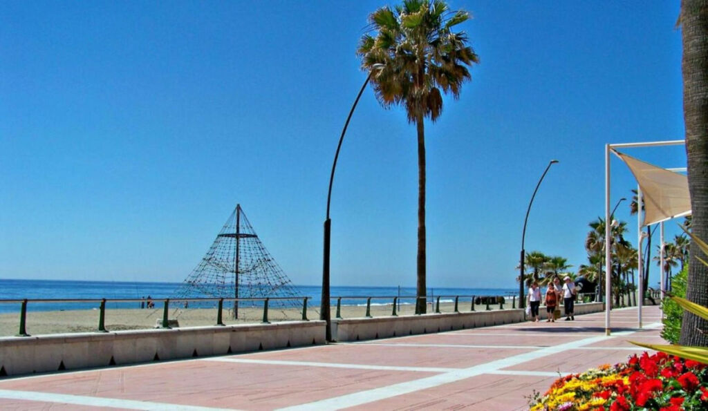 Middle Floor Apartment Estepona Málaga - image 29