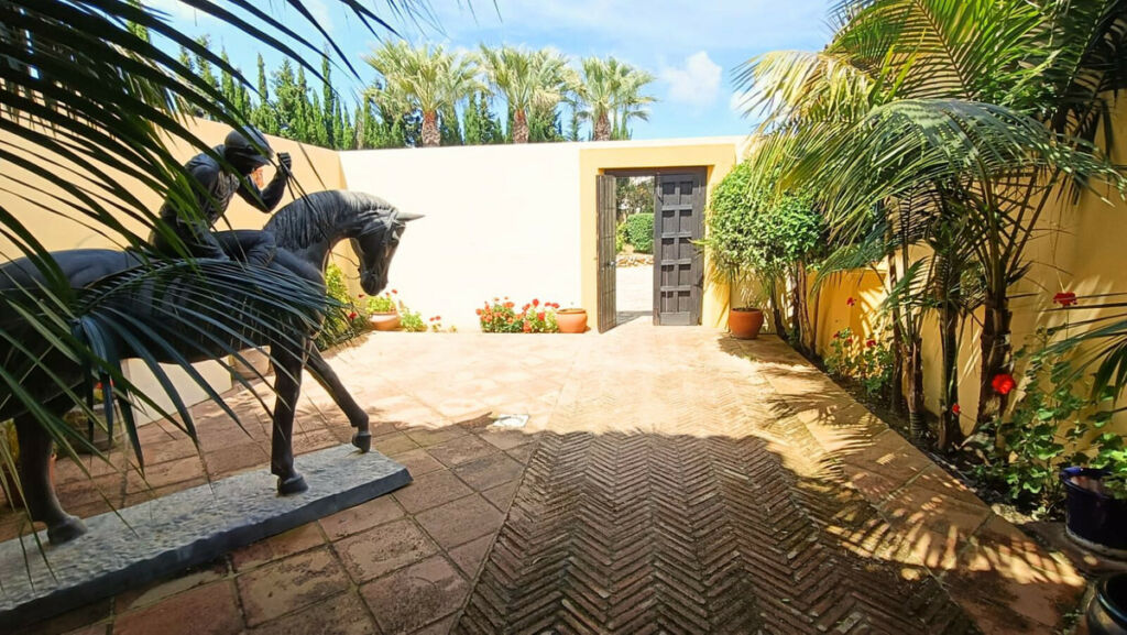 Detached Villa Sotogrande Alto Cádiz - image 29