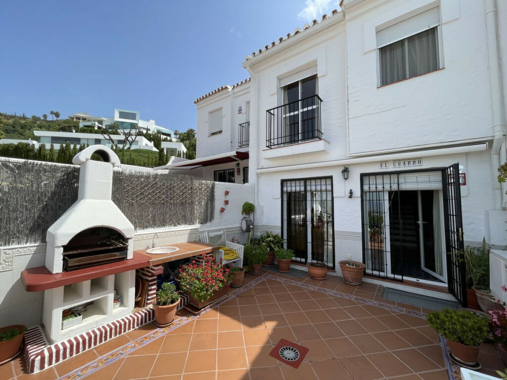 Townhouse Altos de los Monteros Málaga - image 29