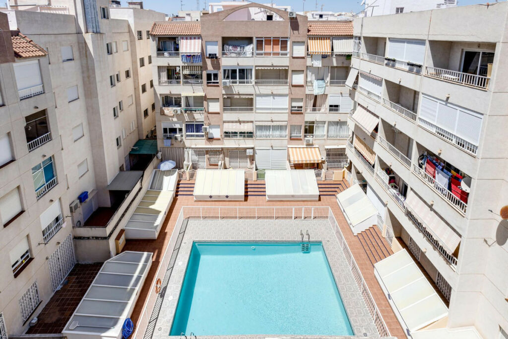 Middle Floor Apartment Torrevieja Alicante - image 27