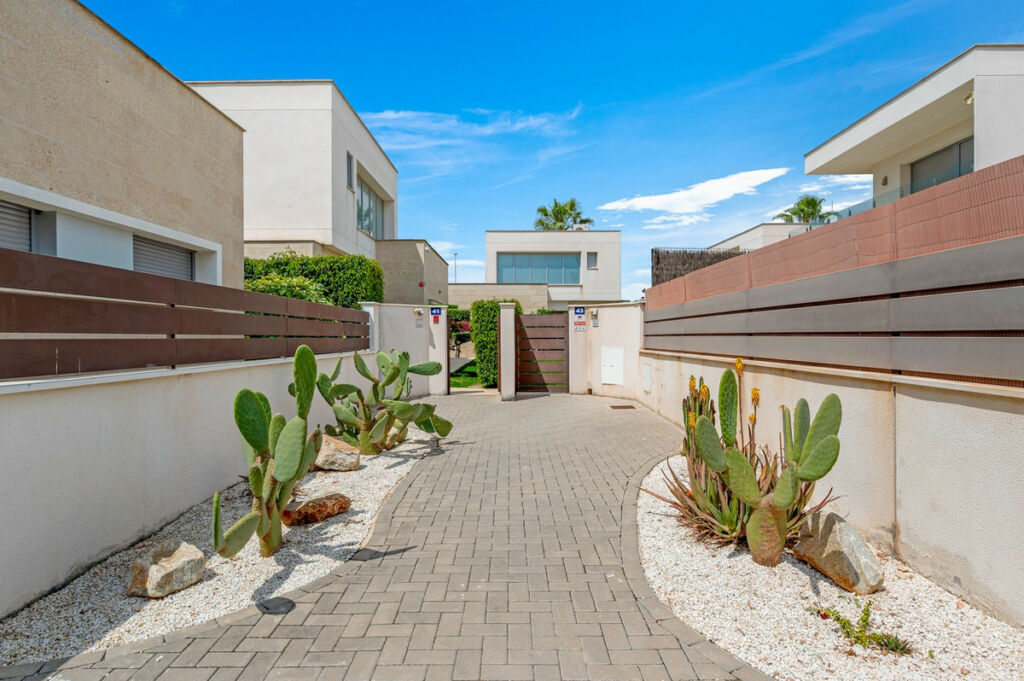 Detached Villa Vista Bella Golf Alicante - image 29