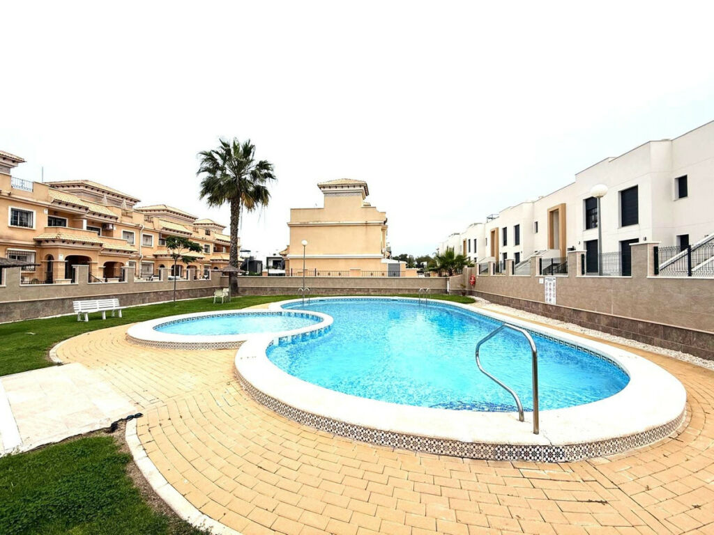Semi-Detached House Villamartin Alicante - image 29