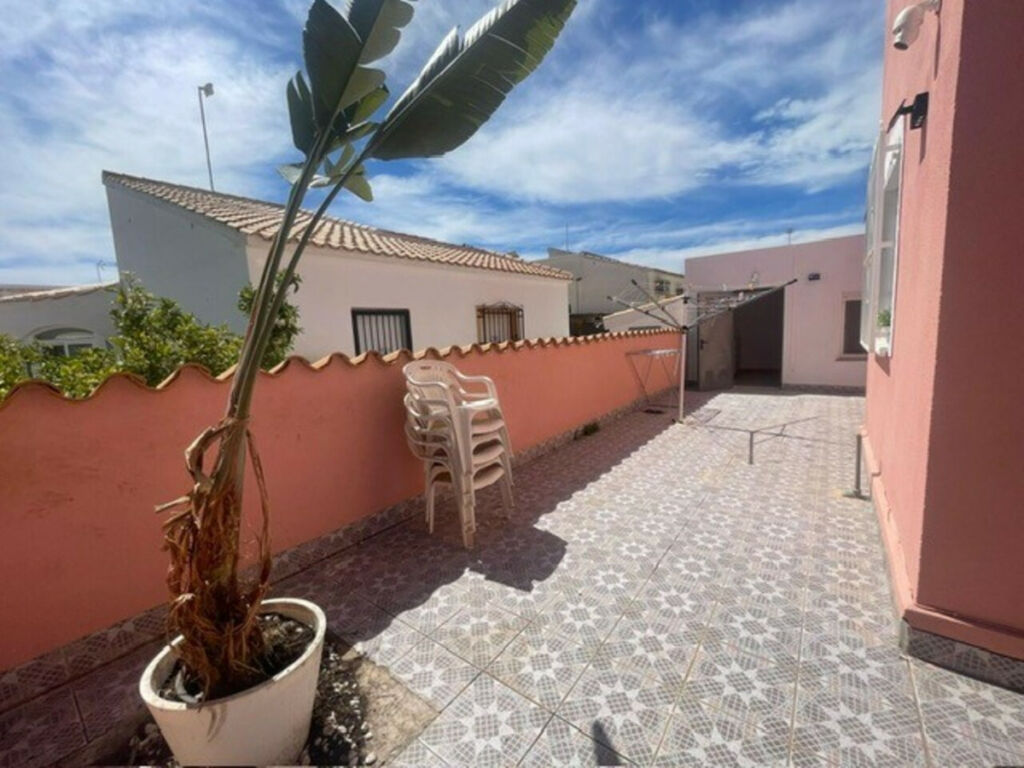 Detached Villa Playa Flamenca Alicante - image 28