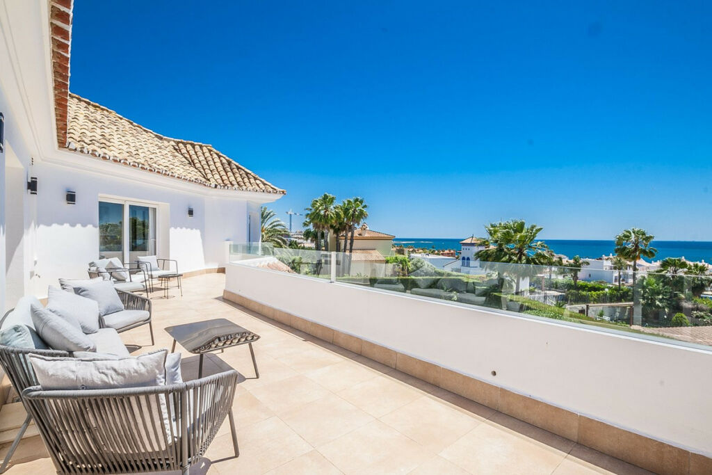 Detached Villa Estepona Málaga - image 29