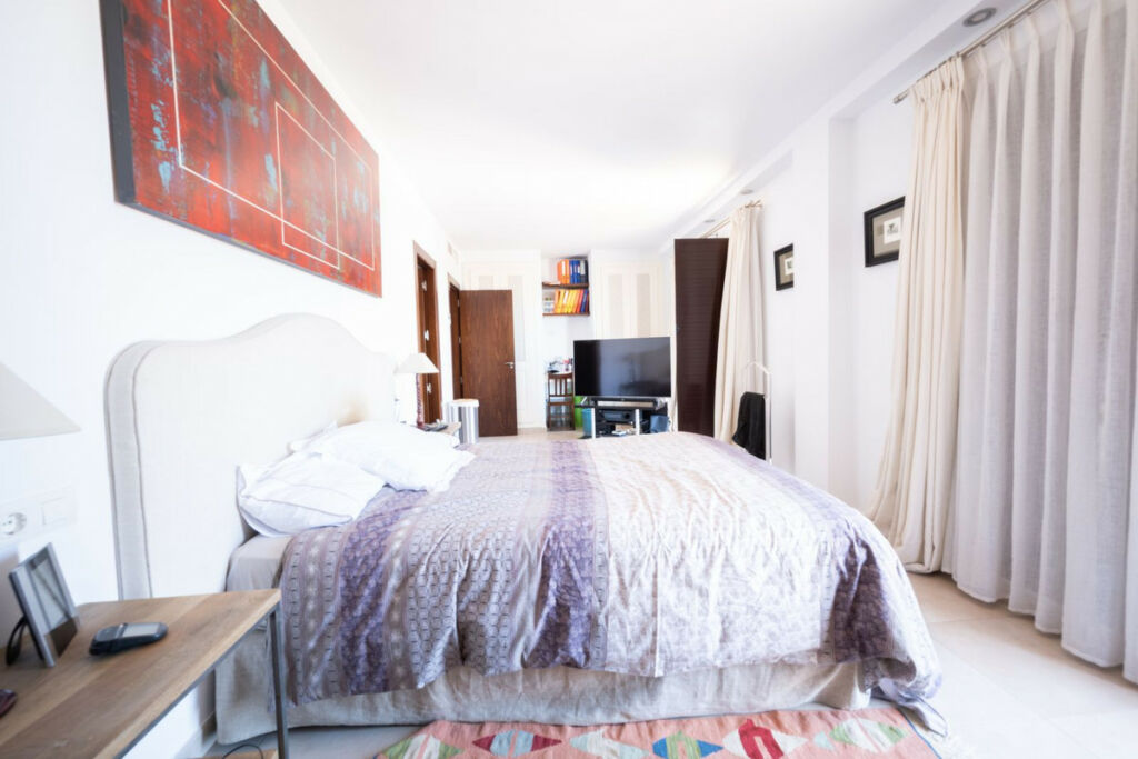 Penthouse Duplex Altos de los Monteros Málaga - image 29
