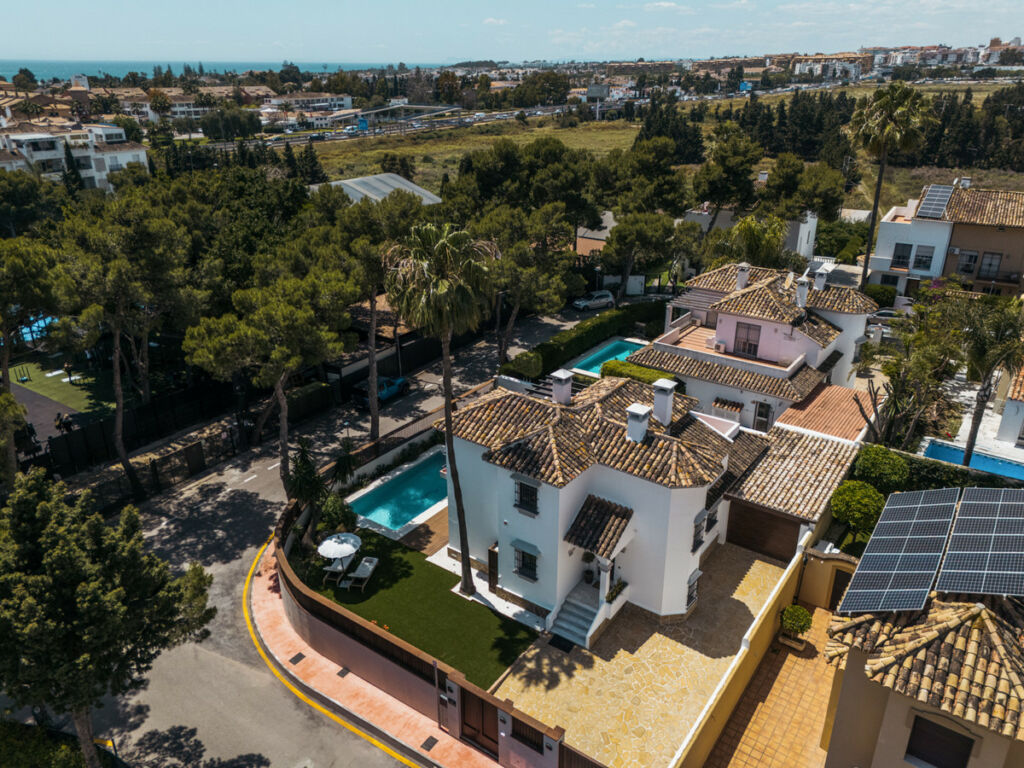 Detached Villa Nueva Andalucía Málaga - image 29