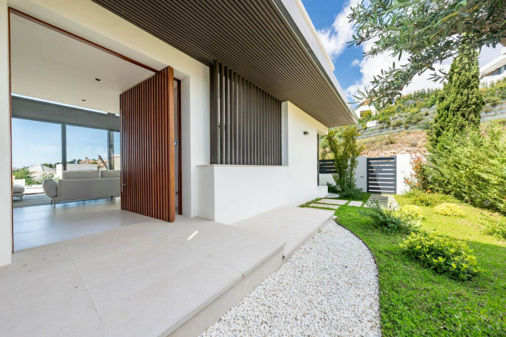 Detached Villa La Quinta Málaga - image 3