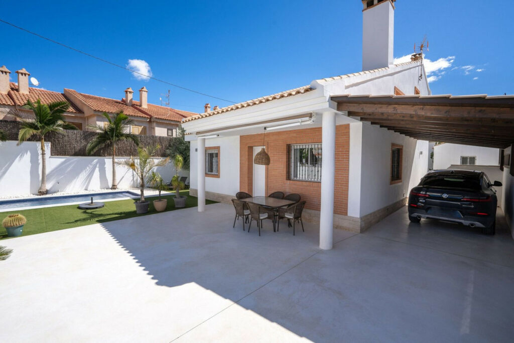 Detached Villa Torre de la Horadada Alicante - image 3