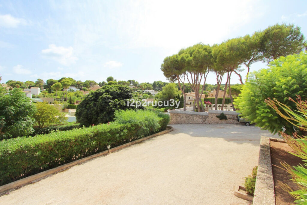 Detached Villa Moraira Alicante - image 3