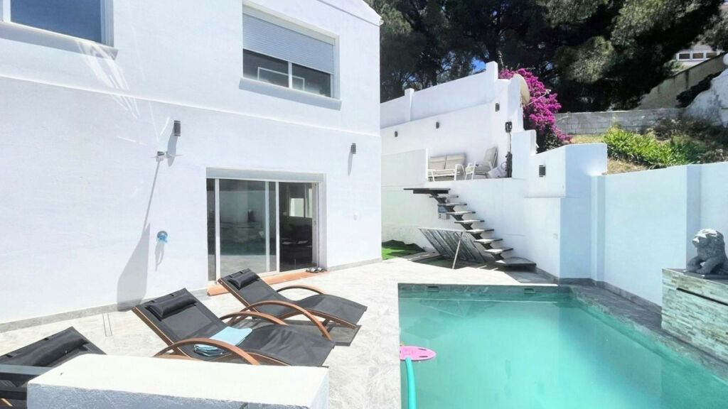Detached Villa Nueva Andalucía Málaga - image 6