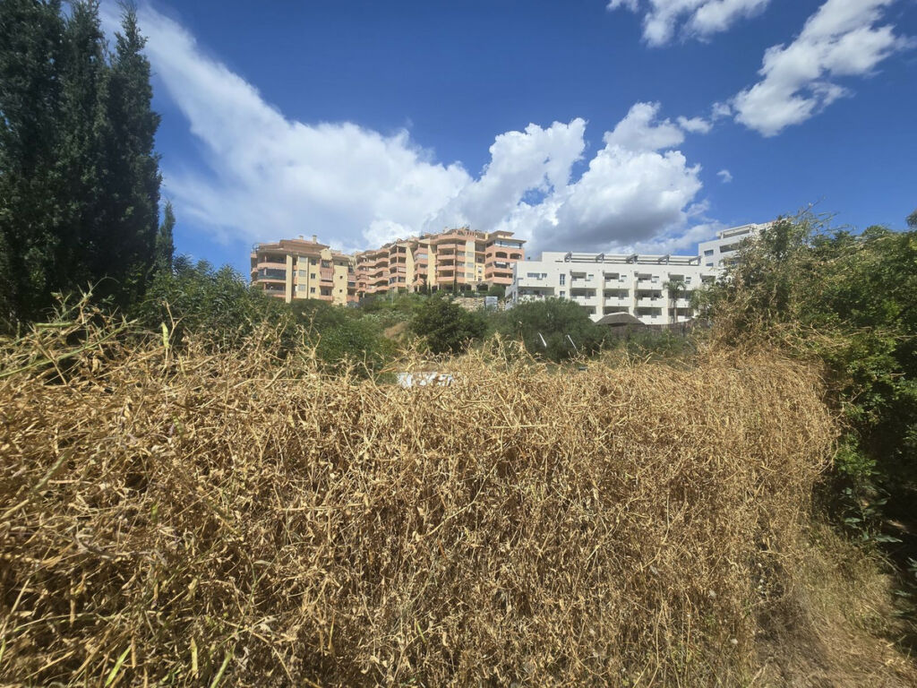 Residential Plot Riviera del Sol Málaga - image 3