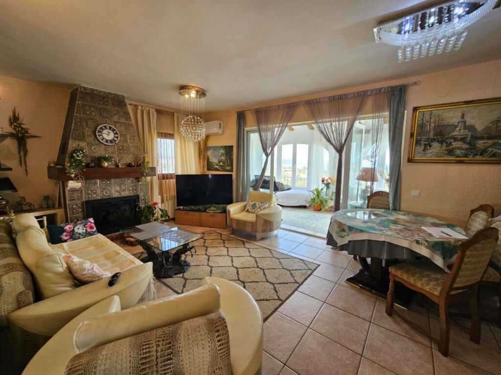 Detached Villa Adsubia Alicante - image 3