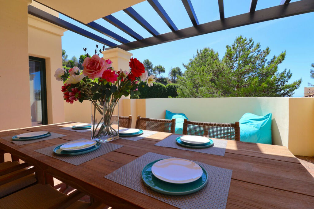 Middle Floor Apartment Benahavís Málaga - image 3