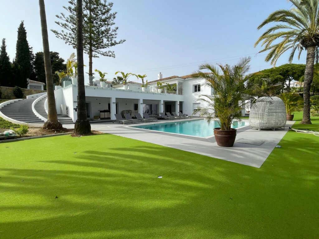 Detached Villa Atalaya Málaga - image 3