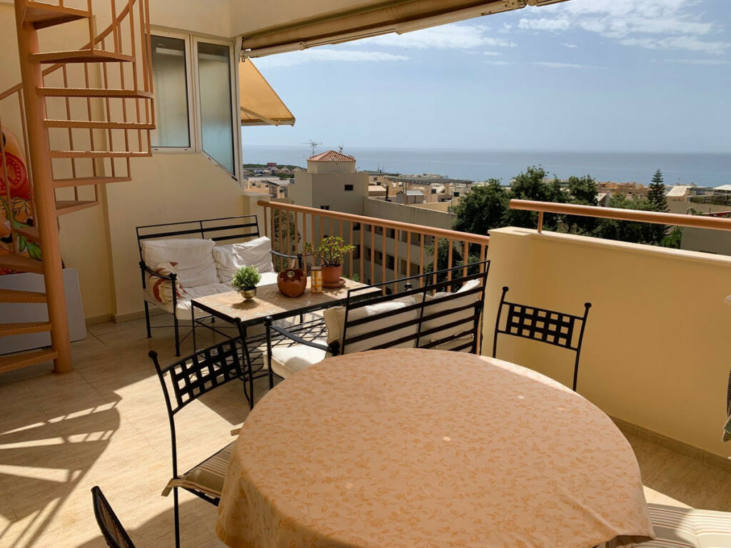 Top Floor Apartment Calahonda Málaga - image 3