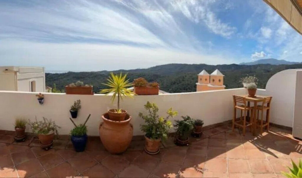 Townhouse Benahavís Málaga - image 3