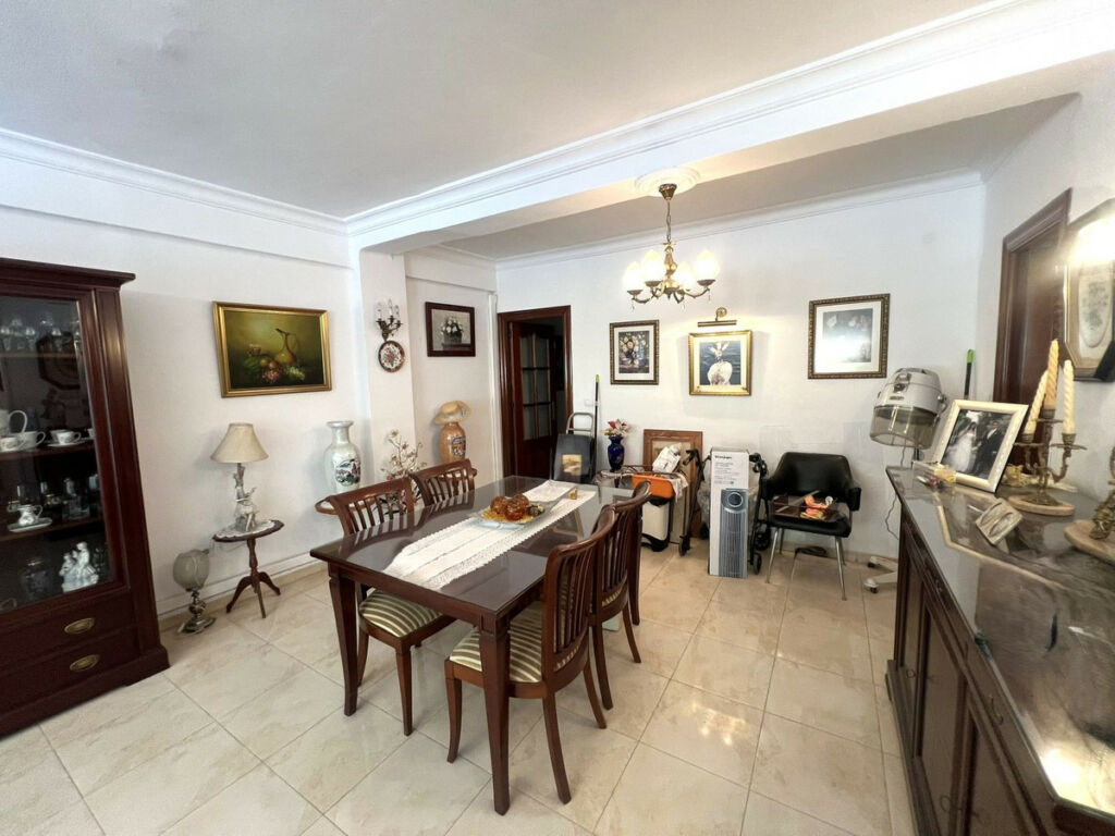 Middle Floor Apartment Fuengirola Málaga - image 3