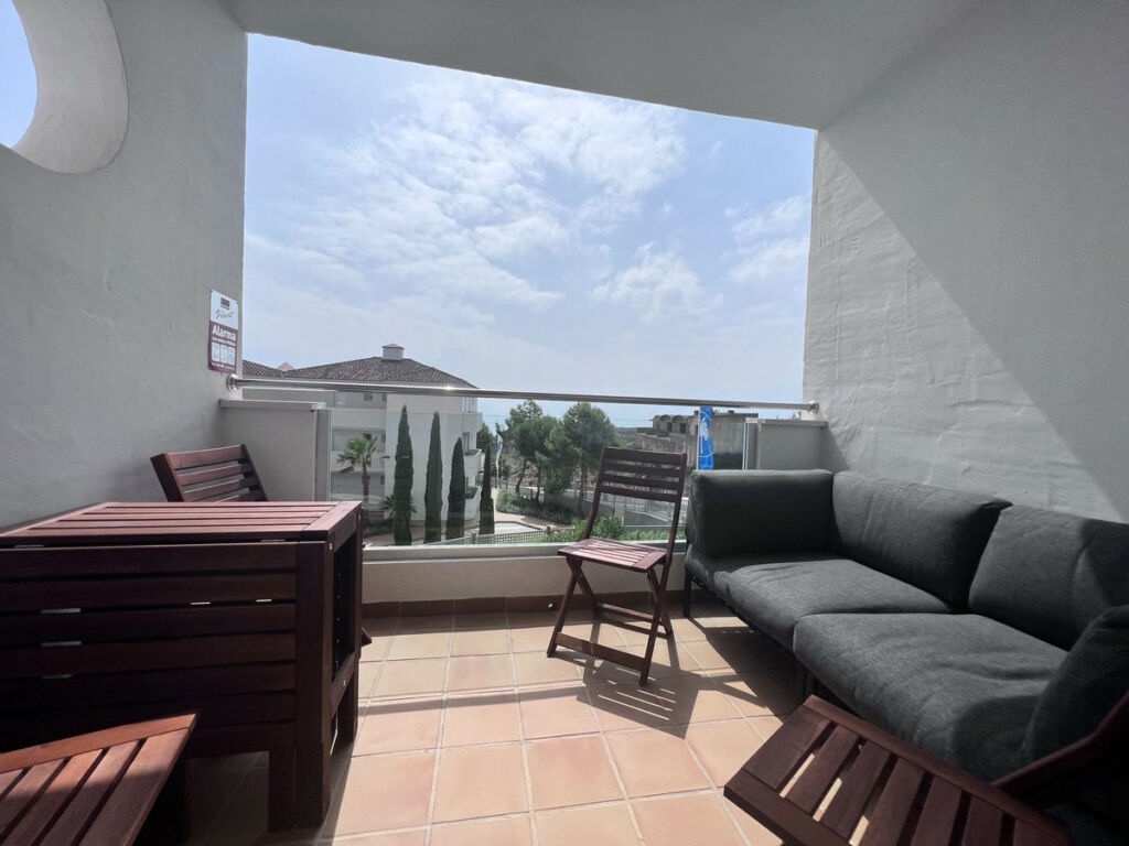 Middle Floor Apartment Manilva Málaga - image 3