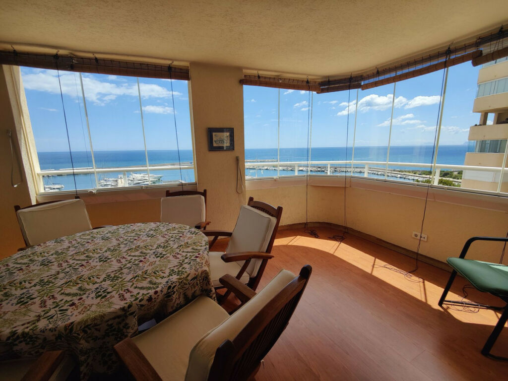 Middle Floor Apartment Estepona Málaga - image 3