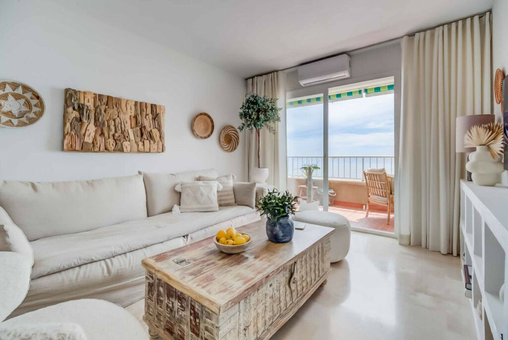 Top Floor Apartment Fuengirola Málaga - image 3