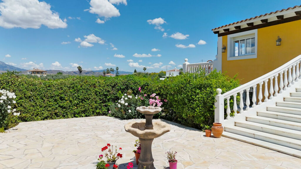 Detached Villa Coín Málaga - image 3