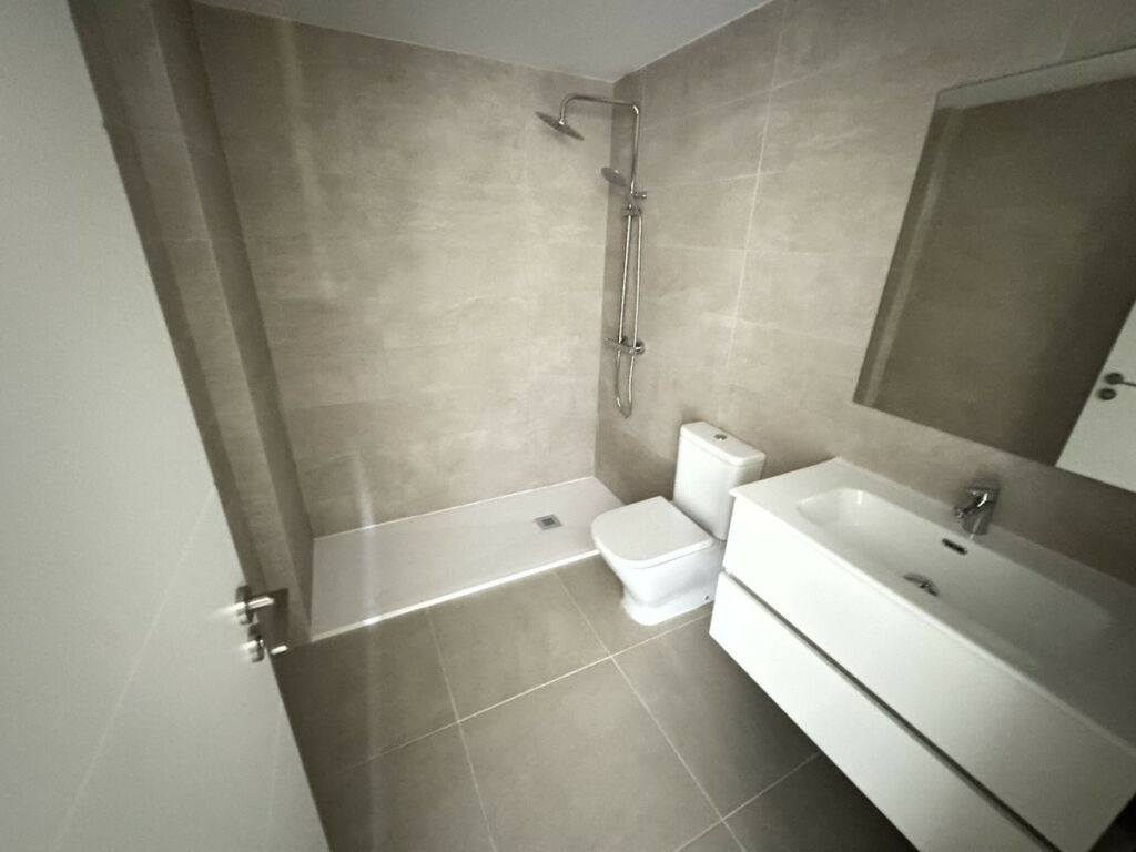 Middle Floor Apartment Estepona Málaga - image 3