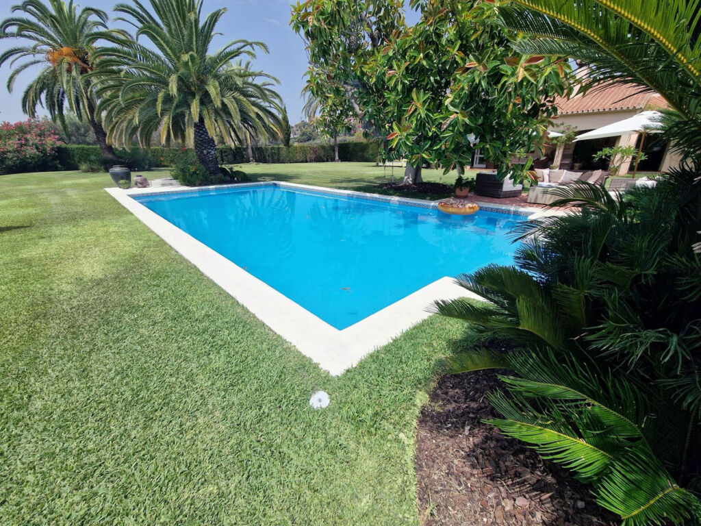 Detached Villa Benahavís Málaga - image 4