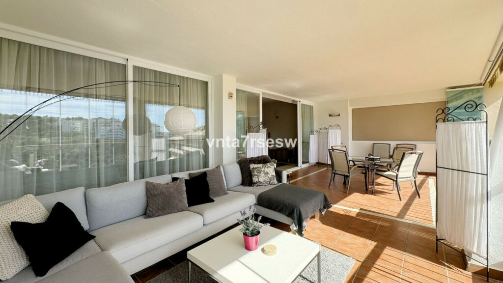 Middle Floor Apartment Riviera del Sol Málaga - image 3