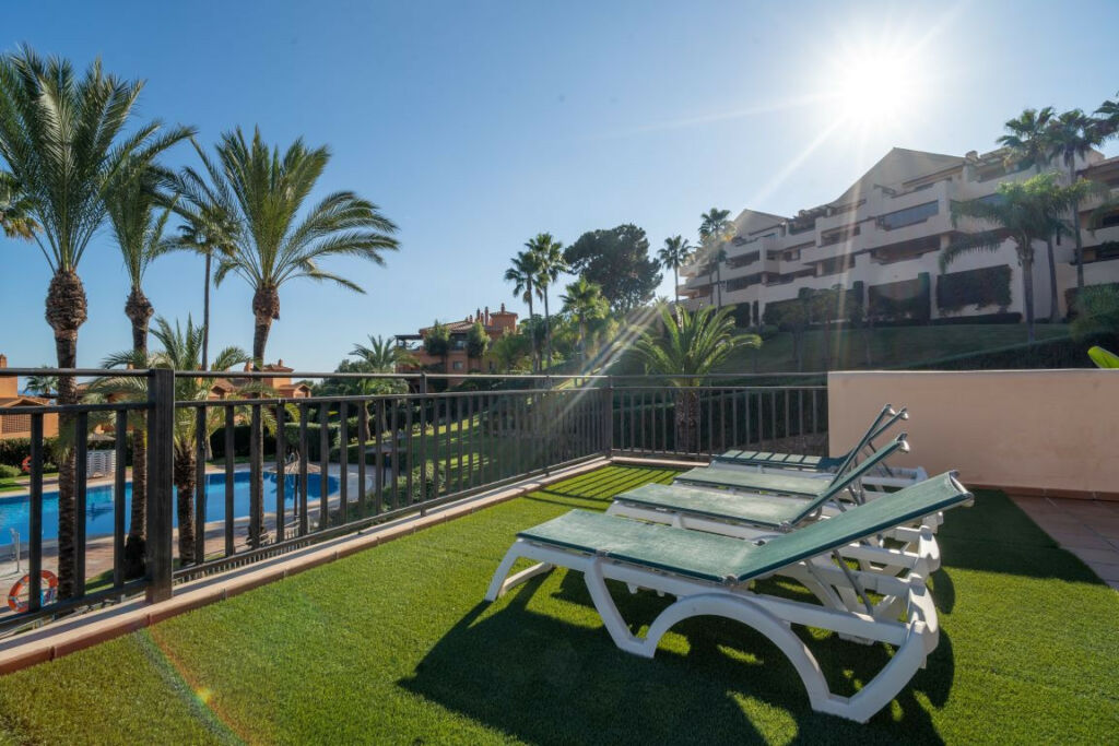 Ground Floor Apartment Benahavís Málaga - image 3