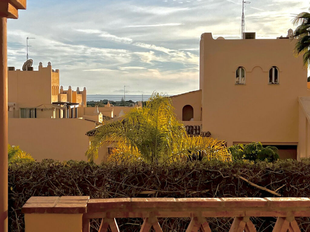 Ground Floor Apartment Elviria Málaga - image 3