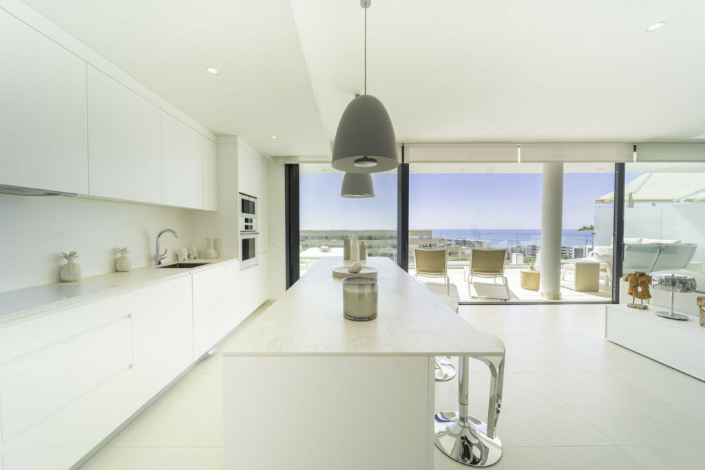 Top Floor Apartment Fuengirola Málaga - image 3