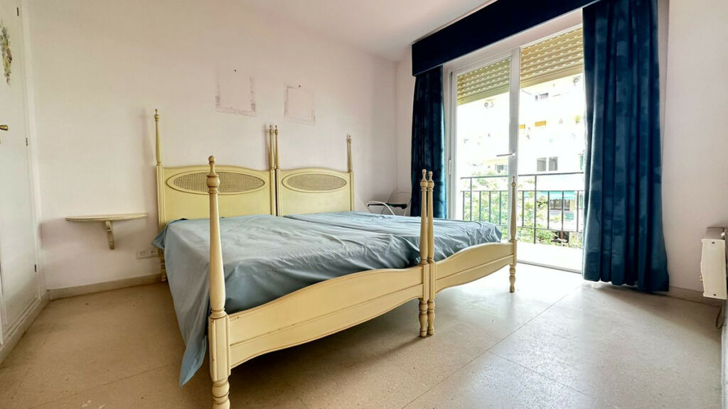 Middle Floor Apartment Marbella Málaga - image 3