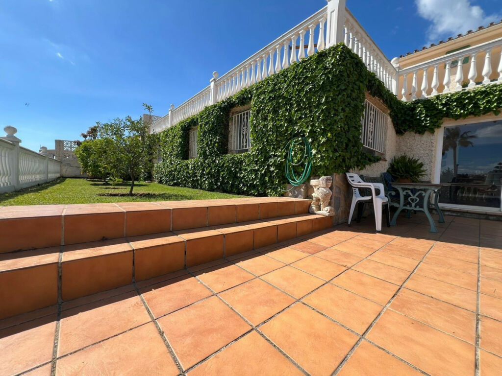 Detached Villa Benalmadena Málaga - image 3