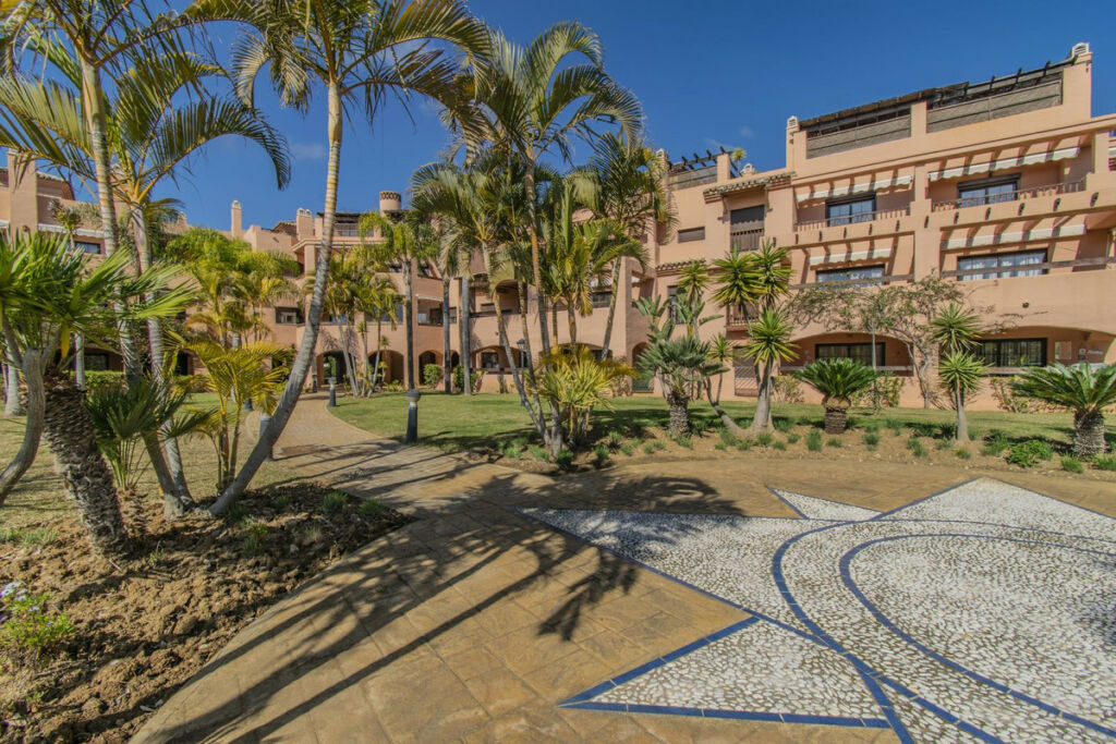 Ground Floor Apartment Hacienda del Sol Málaga - image 4