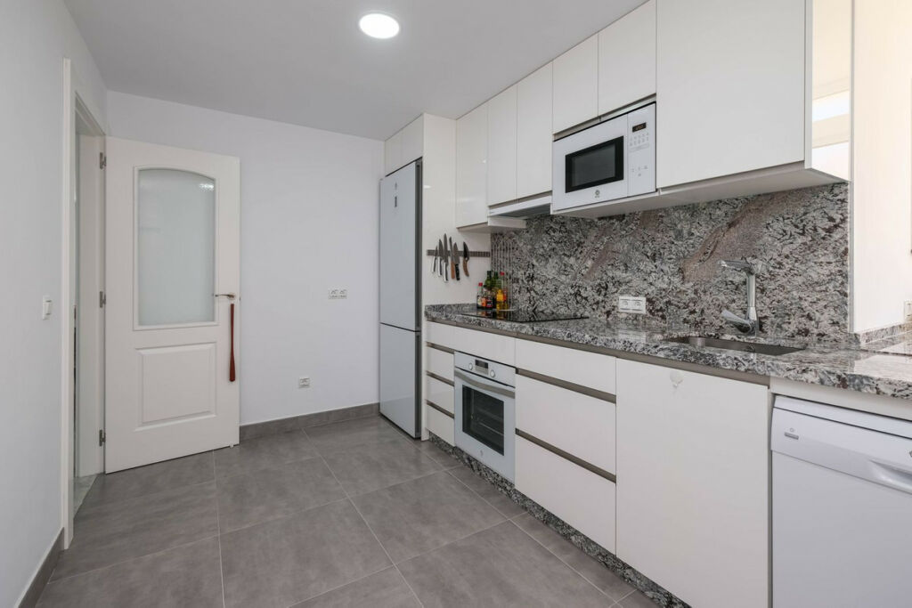 Penthouse Los Boliches Málaga - image 3