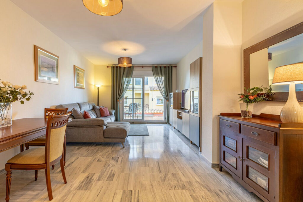 Ground Floor Apartment Cabopino Málaga - image 3