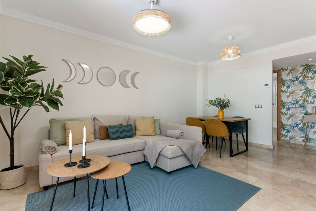 Middle Floor Apartment Casares Playa Málaga - image 3