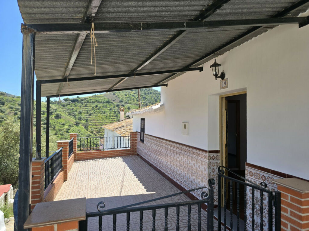 Townhouse Canillas de Aceituno Málaga - image 3