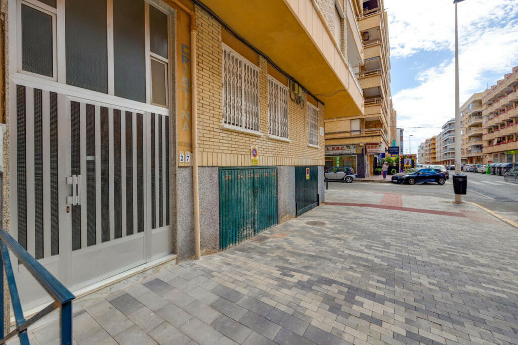 Middle Floor Apartment Playa Del Cura Alicante - image 3